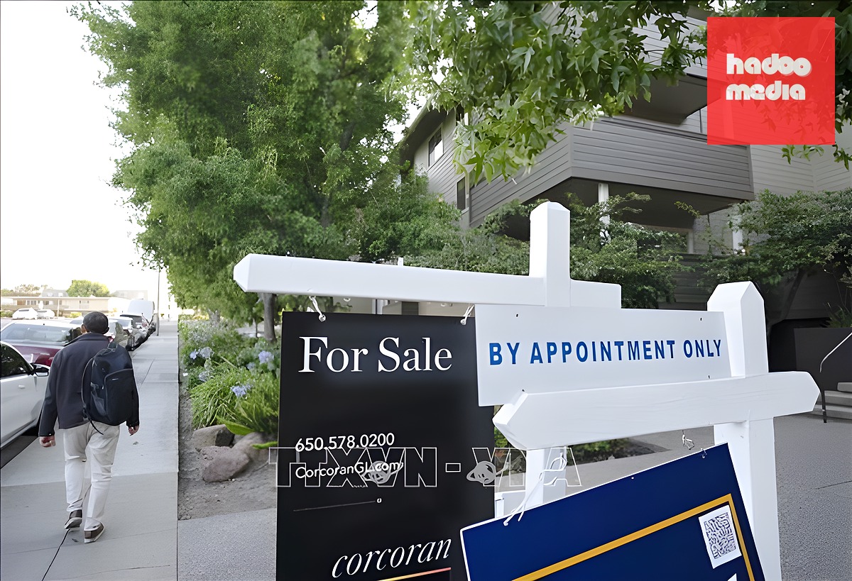 Một biển quảng cáo bất động sản tại Millbrae, California, Mỹ - Ảnh: THX/TTXVN