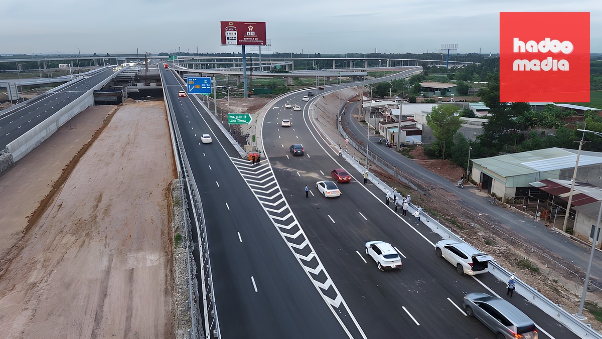Nút giao Long Thành thông xe, chiều 24/5. Ảnh: Phước Tuấn