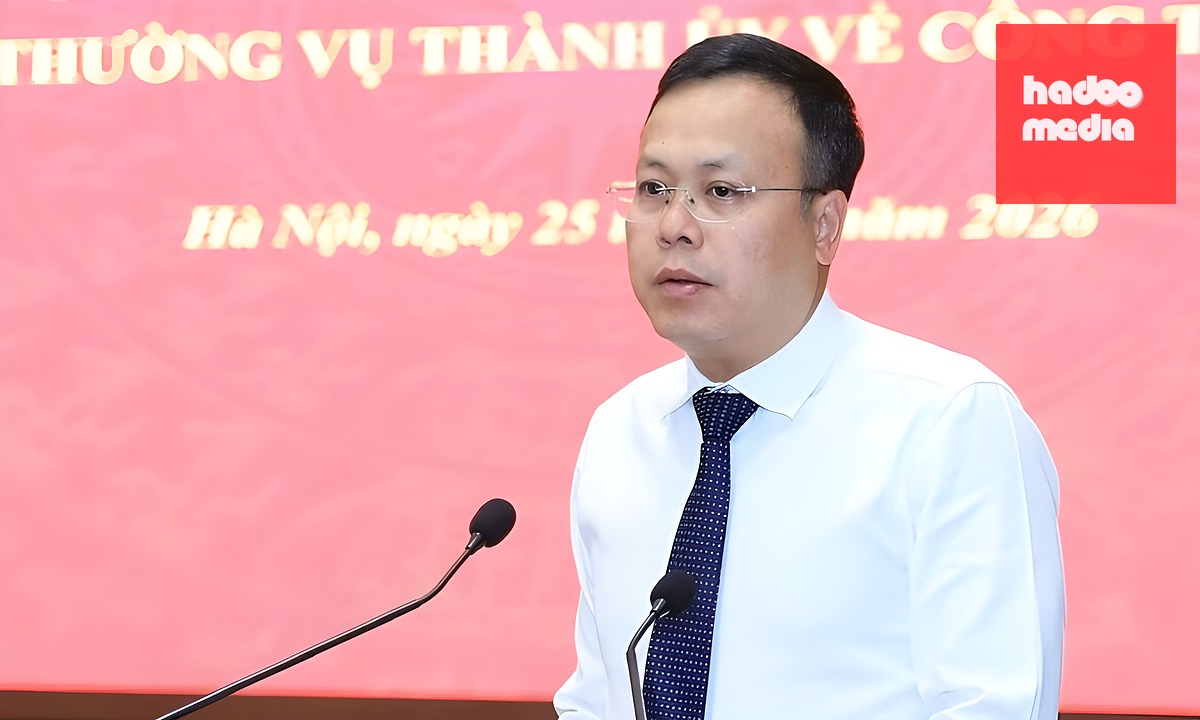 Ủy viên Ban Thường vụ Thành ủy, Bí thư Đảng ủy, Chủ tịch HĐND phường Ba Đình Phạm Quang Thanh phát biểu tại hội nghị. Ảnh: Quang Thái