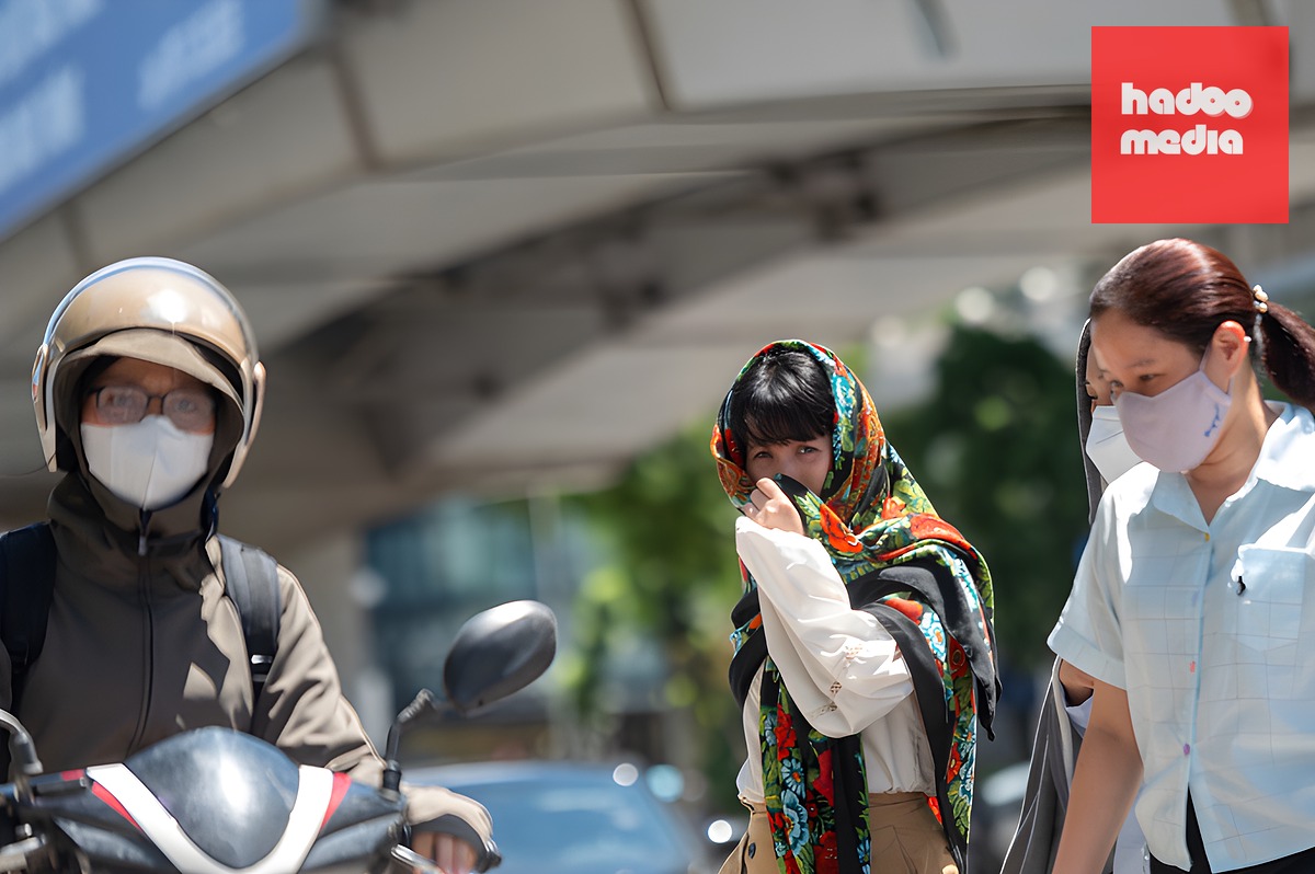 Nắng nóng tại Hà Nội trưa 25/5. Ảnh: Thế Bằng