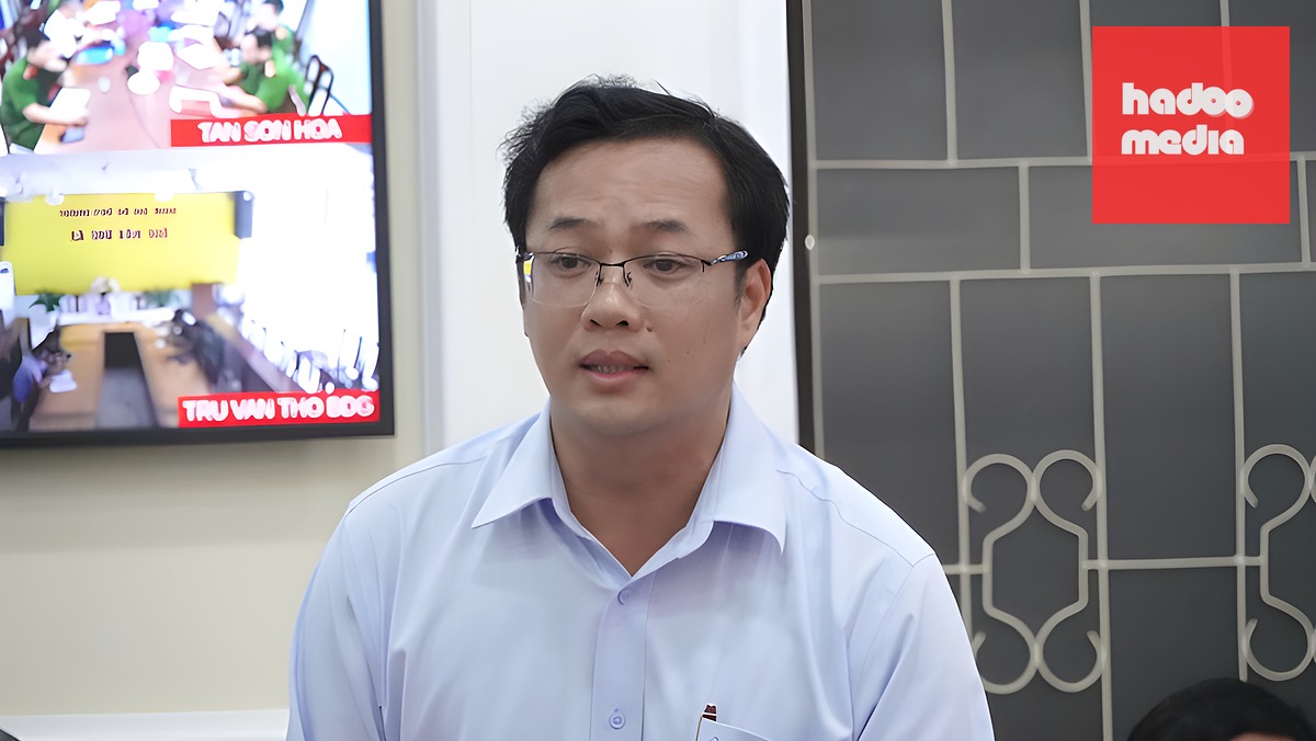 Ông Nguyễn Xuân Thành, Phó chủ tịch UBND phường An Đông phát biểu, chiều 25/5. Ảnh: An Phương