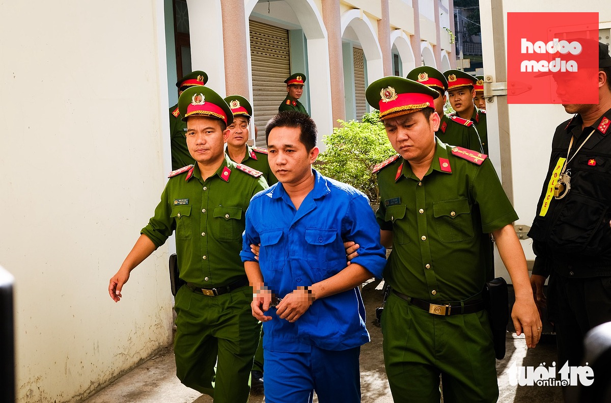 Bị can Lê Văn Ân, đồng phạm của Tài “đen”, cũng được dẫn giải vào Tòa án nhân dân tỉnh Gia Lai sáng cùng ngày - Ảnh: TẤN LỰC