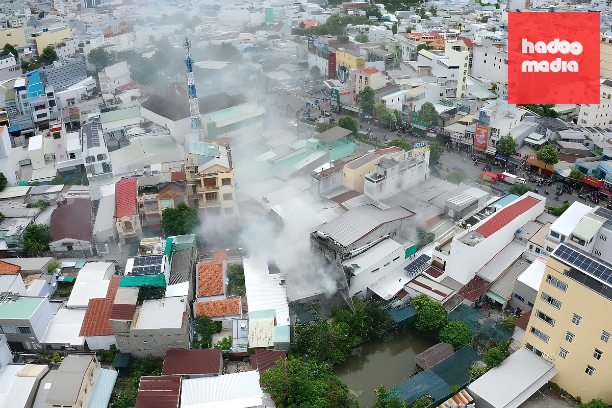 Hiện trường cháy. Ảnh: Trung Phạm