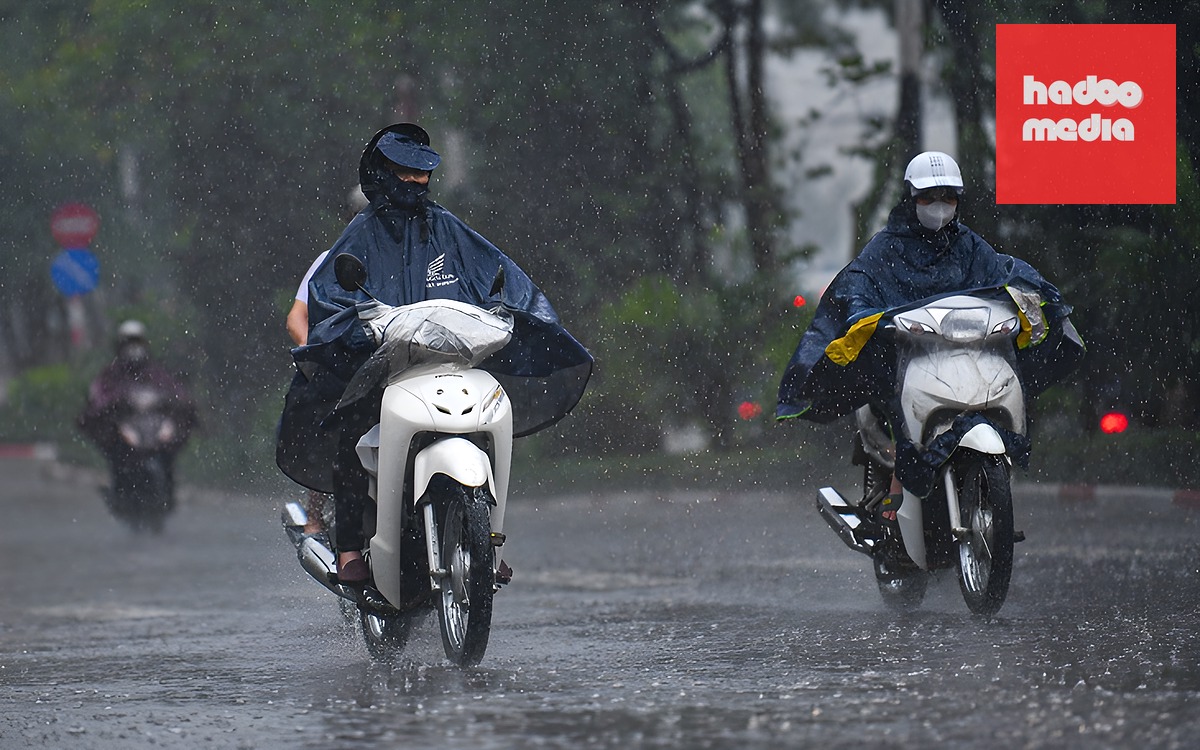 Cơn dông từ Phú Thọ đang tiến vào, Hà Nội sắp có mưa dông sau chuỗi ngày nắng nóng 40 độ C - Ảnh 2.