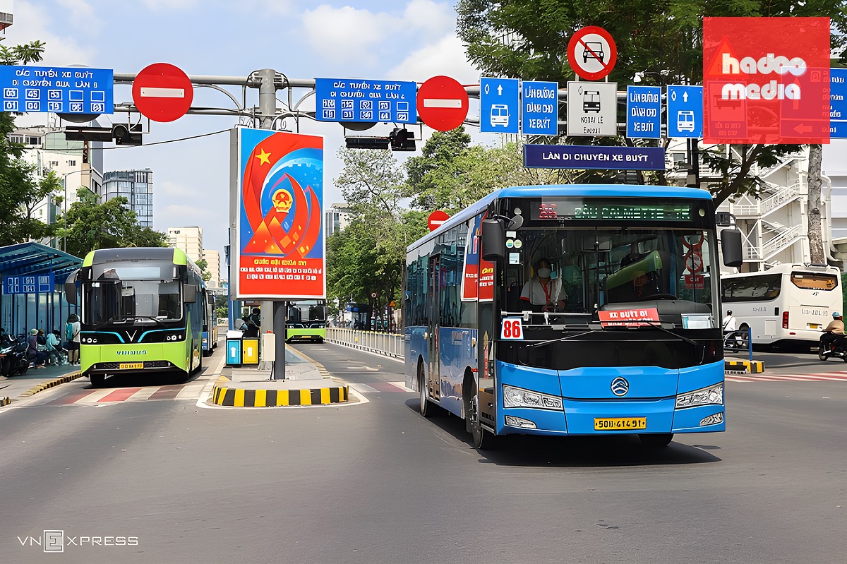 Đoàn xe buýt sức chở lớn hiện hữu ở TP HCM. Ảnh: Quỳnh Trần