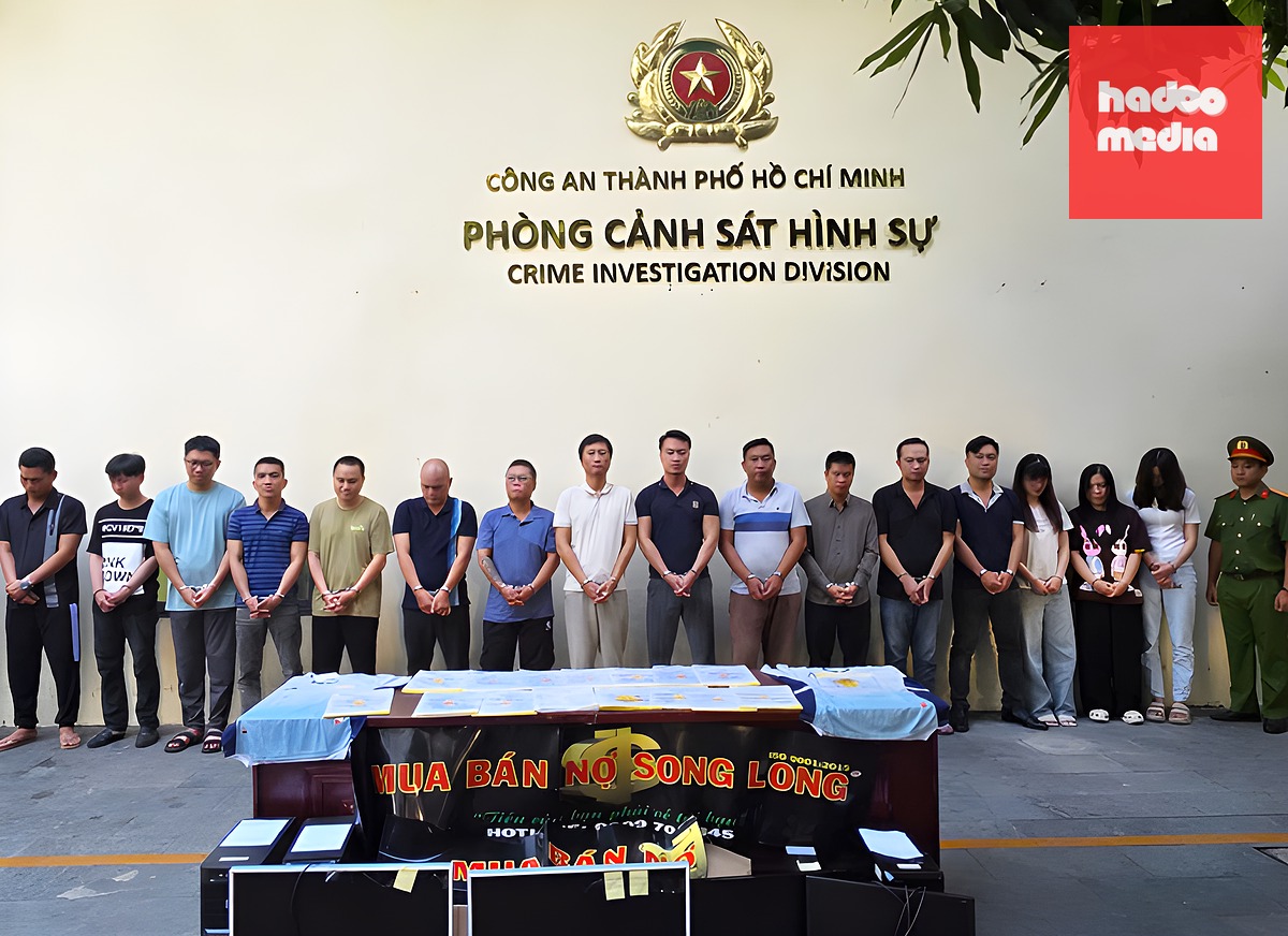 Các thành viên công ty Song Long bị bắt. Ảnh: Nhật Vy
