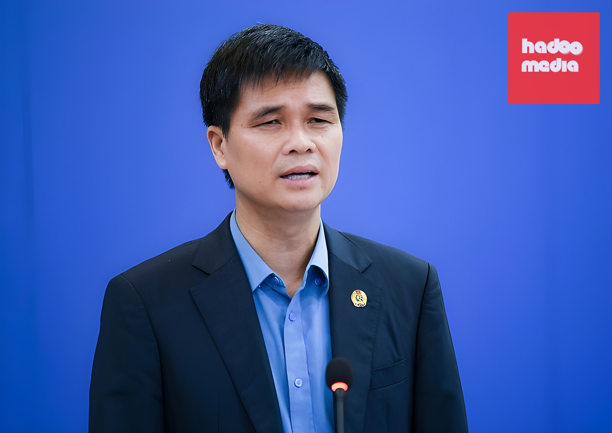 Ông Ngọ Duy Hiểu, Phó chủ tịch Tổng liên đoàn Lao động Việt Nam tại họp báo chiều 29/5. Ảnh: Hồng Linh