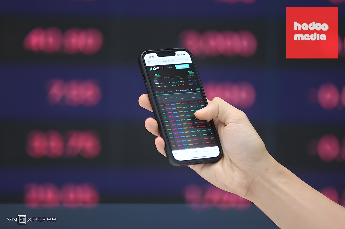 Giao dịch chứng khoán tại một công ty ở TP HCM, tháng 4/2026. Ảnh: Quỳnh Trần