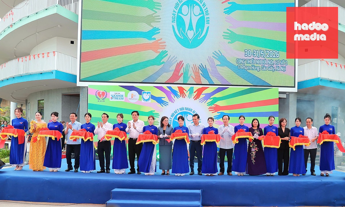 Lễ cắt băng khai mạc Ngày hội kết nối nhân ái vì trẻ em năm 2026 - Ảnh: THU HƯƠNG