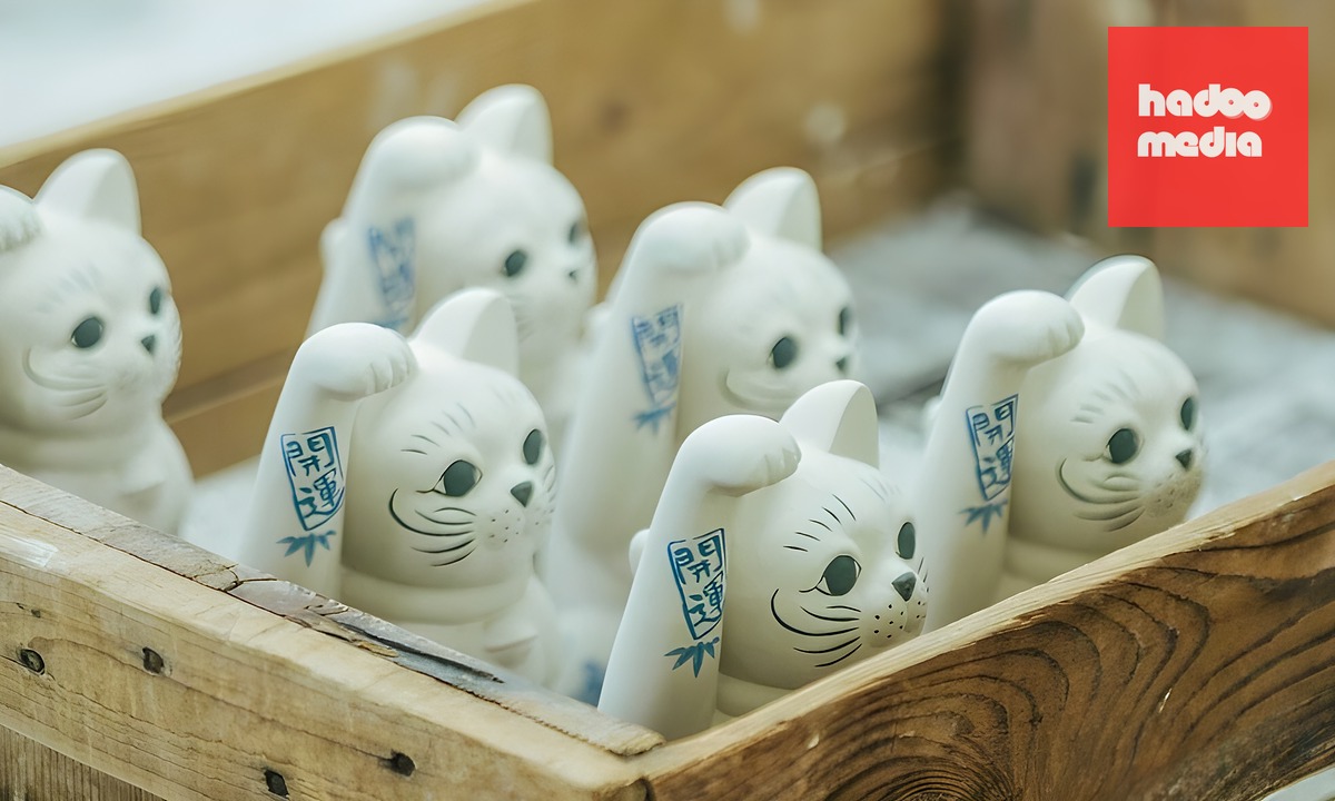 Mẫu tượng mèo chiêu tài của nhà sản xuất Chugai Toen. Ảnh: Chugai Toen