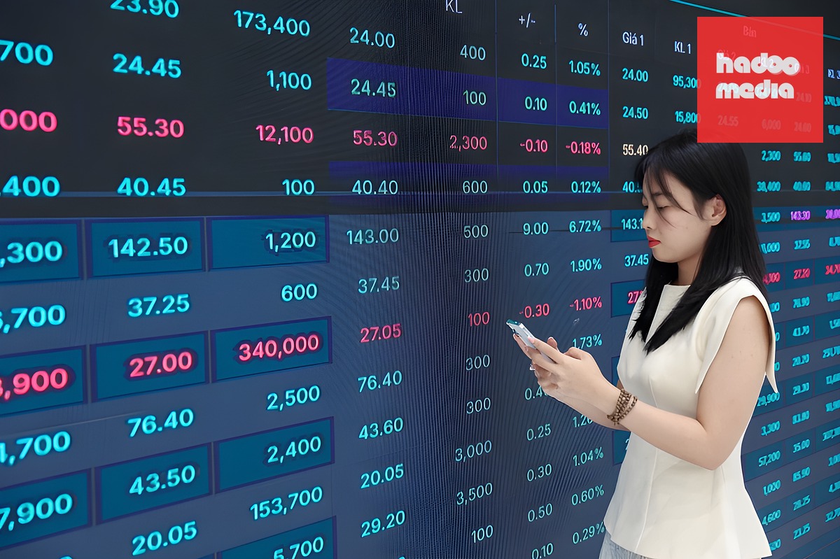 Giao dịch chứng khoán tại sàn Kafi, tháng 4/2026. Ảnh: Quỳnh Trần