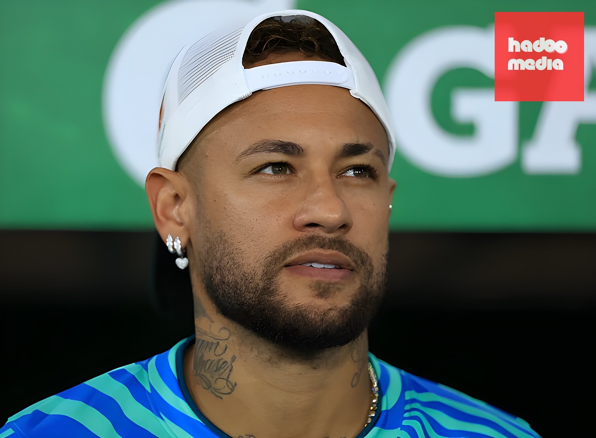 Neymar có mặt để cổ vũ các đồng đội.