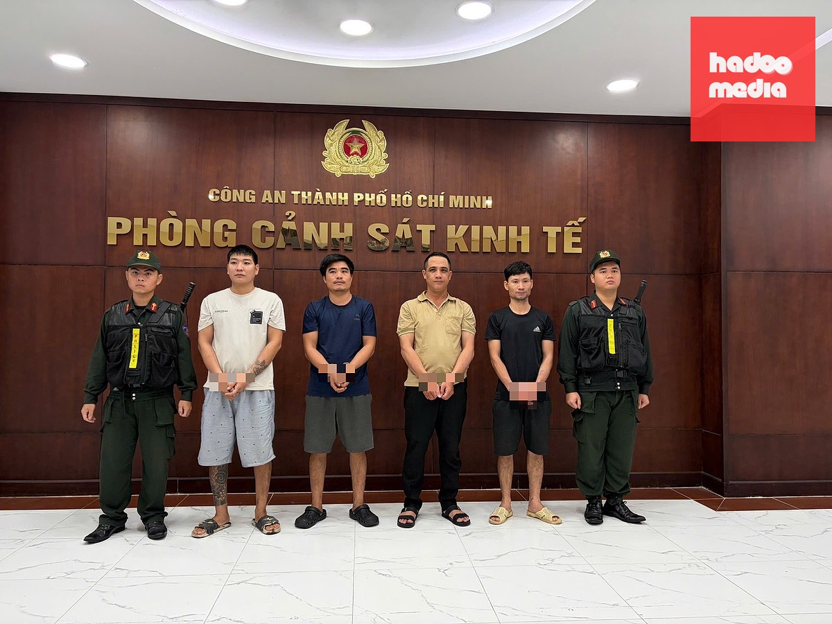 Từ trái sang: Lâm Văn Hưng, Trần Văn Nghĩa, Nguyễn Văn Định, Lưu Văn Thiệp bị khởi tố, bắt tạm giam về hành vi "Vi phạm quy định về an toàn thực phẩm" - Ảnh: Công an TP.HCM