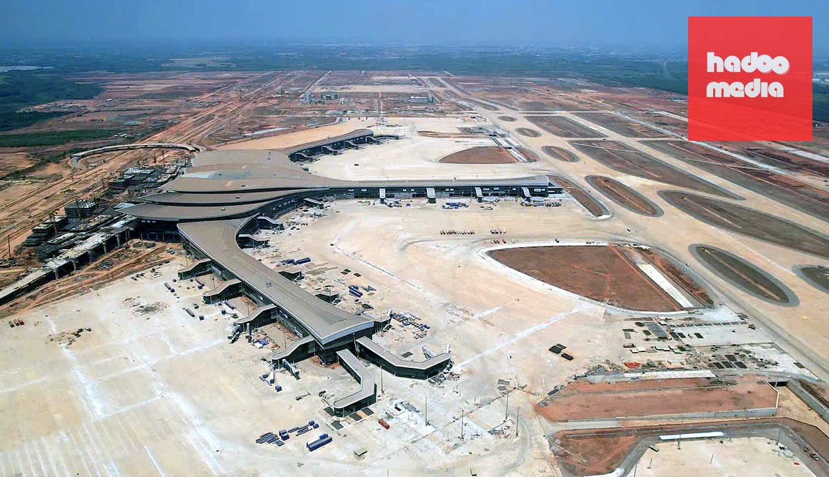 Hạng mục đường cất hạ cánh số 1 và sân đỗ đã hoàn thành, đón thành công chuyến bay đầu tiên hạ cánh an toàn vào ngày cuối năm 2025 - Ảnh: A.B.