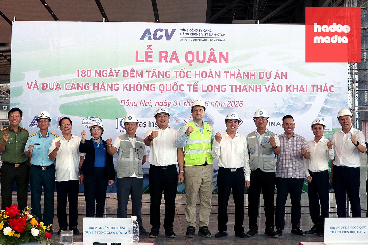 Lãnh đạo ACV và các đơn vị liên quan thể hiện quyết tâm trong đợt thi đua 180 ngày đêm tăng tốc hoàn thành và đưa dự án sân bay Long Thành vào khai thác - Ảnh: A.B.