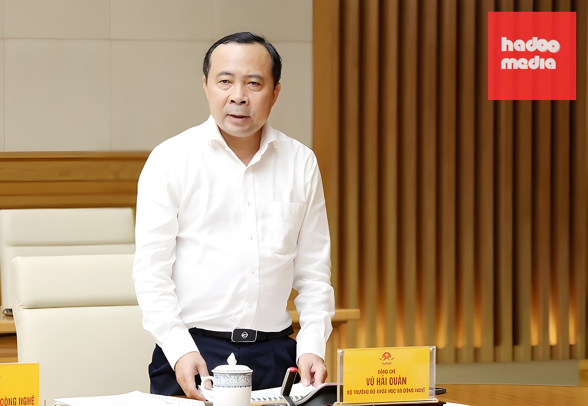 Bộ trưởng Bộ Khoa học và Công nghệ Vũ Hải Quân phát biểu tại hội nghị sơ kết đợt cao điểm đấu tranh, ngăn chặn, xử lý hành vi xâm phạm quyền sở hữu trí tuệ, sáng 2/6. Ảnh: Gia Huy