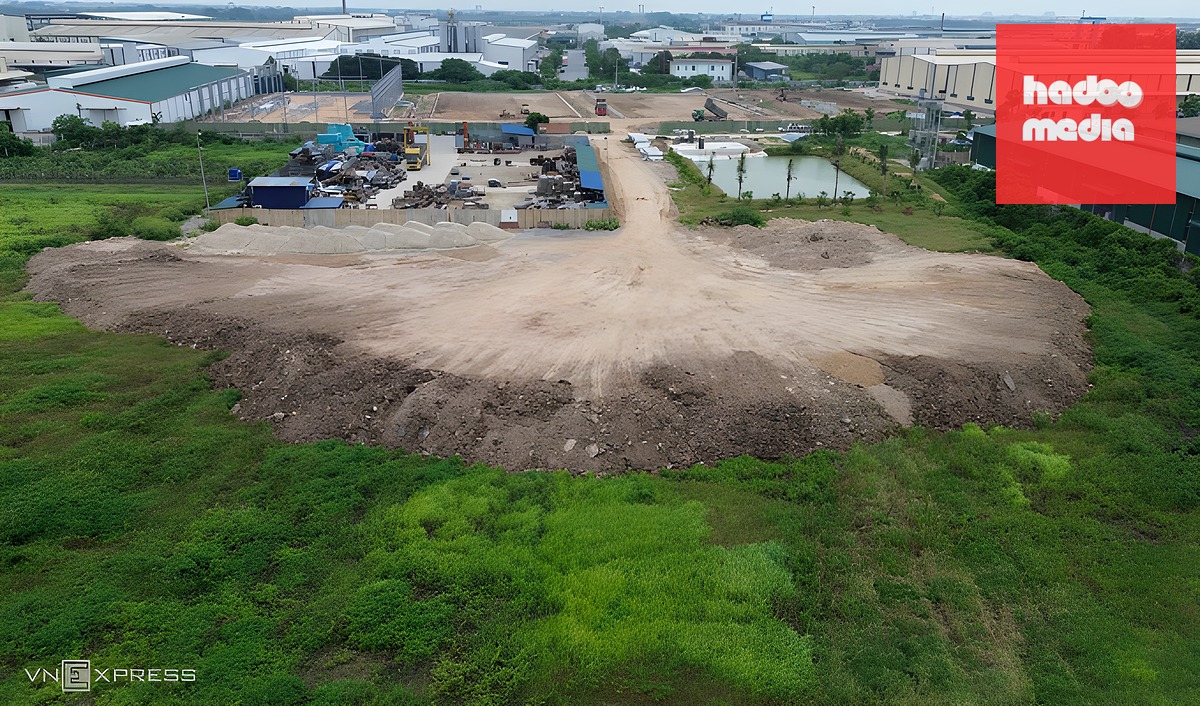 Bãi đổ thải ở xã Nguyên Khê, huyện Đông Anh cũ. Ảnh: Phạm Chiểu