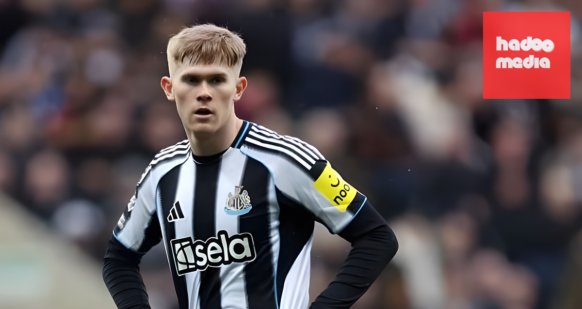Lewis Hall là mục tiêu của MU trong hè 2026.