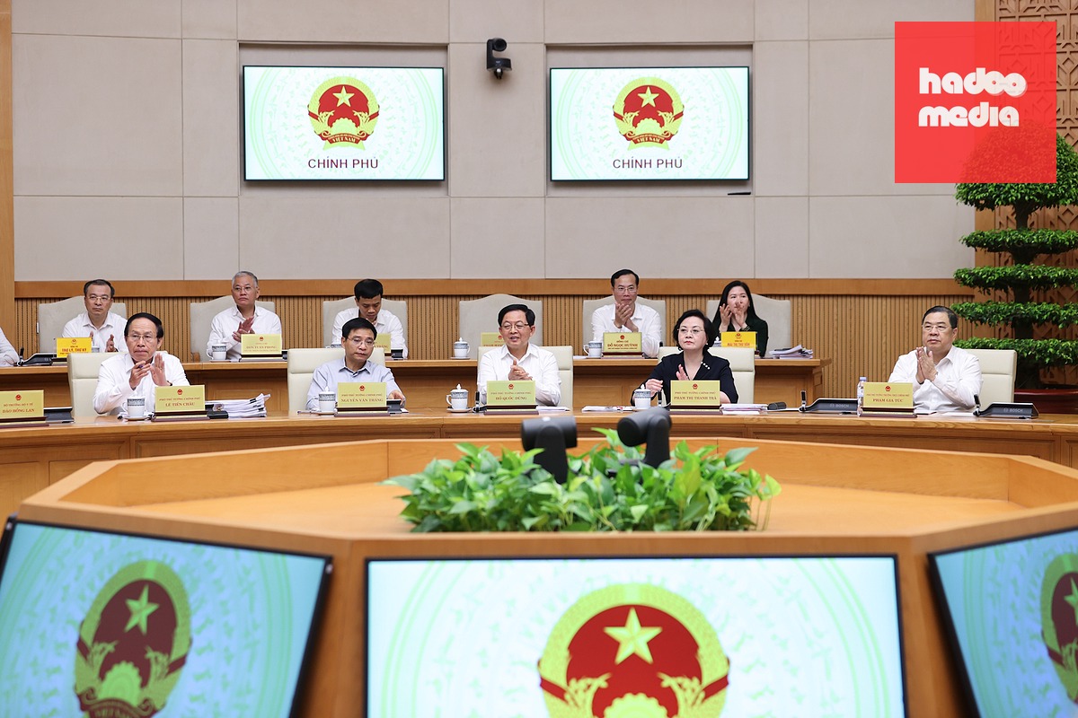 Phó Thủ tướng Thường trực Phạm Gia Túc, các Phó Thủ tướng: Phạm Thị Thanh Trà, Hồ Quốc Dũng, Nguyễn Văn Thắng, Lê Tiến Châu tham dự Phiên họp - Ảnh: VGP/Nhật Bắc