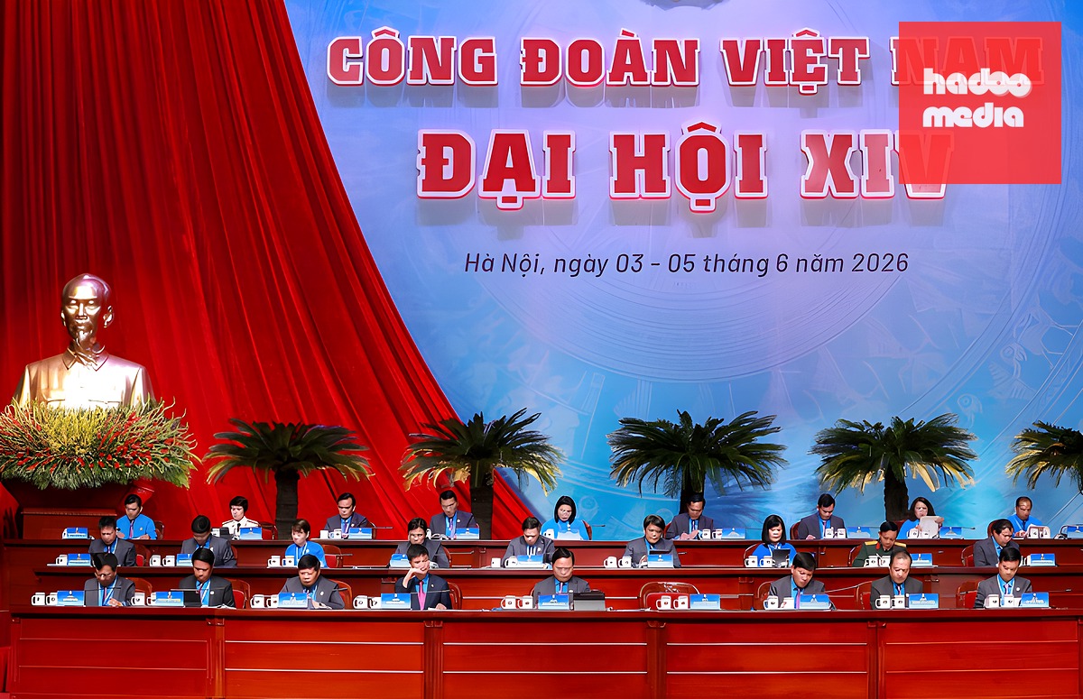 Đoàn Chủ tịch điều hành Đại hội gồm 27 thành viên, sáng 3/6. Ảnh: Hoàng Phong