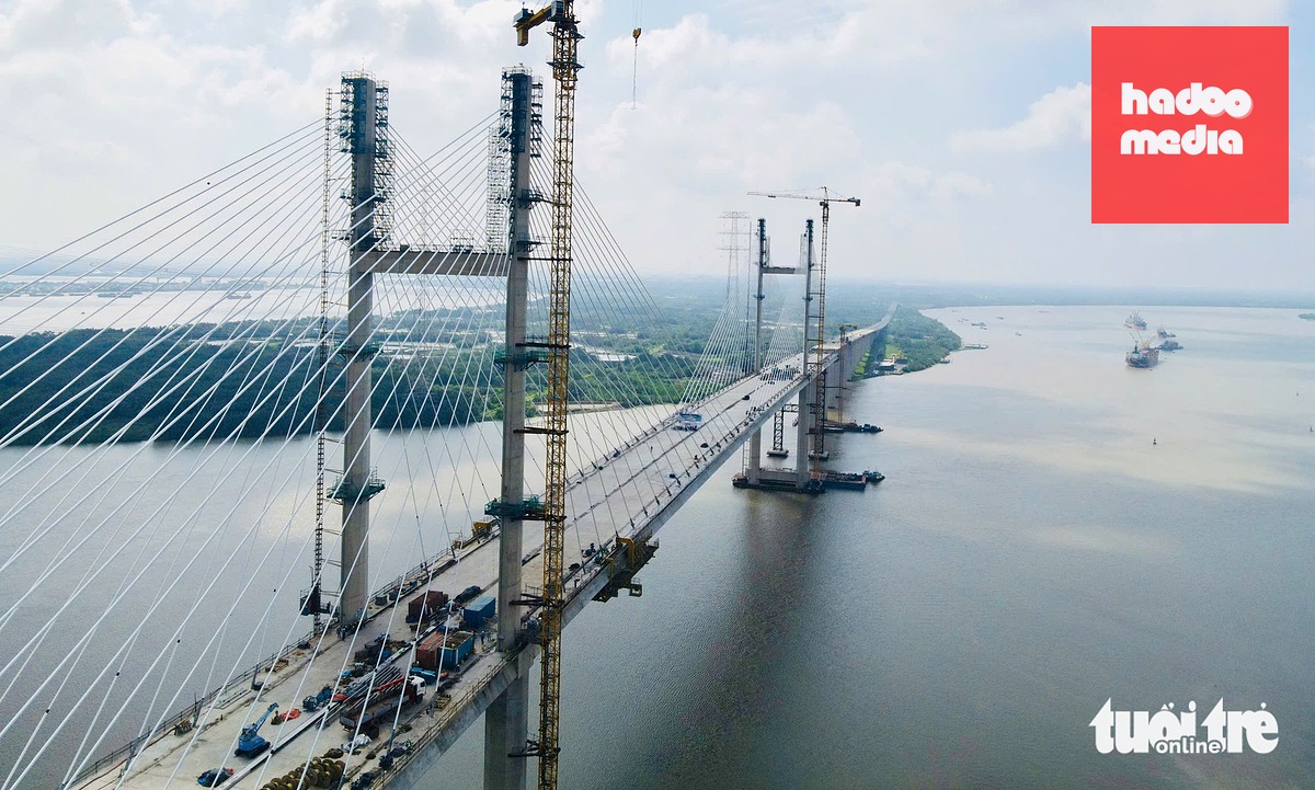 Cầu Bình Khánh thuộc cao tốc Bến Lức - Long Thành  bắc qua sông Soài Rạp nối huyện Nhà Bè và Cần Giờ - Ảnh: LÊ PHAN