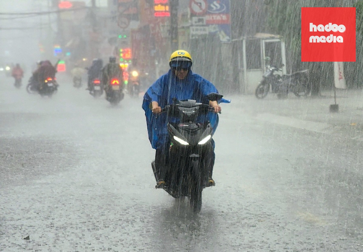 Những cơn mưa to đến rất to còn duy trì ở Nam Bộ, TP.HCM trong 1-2 ngày tới - Ảnh: T.L