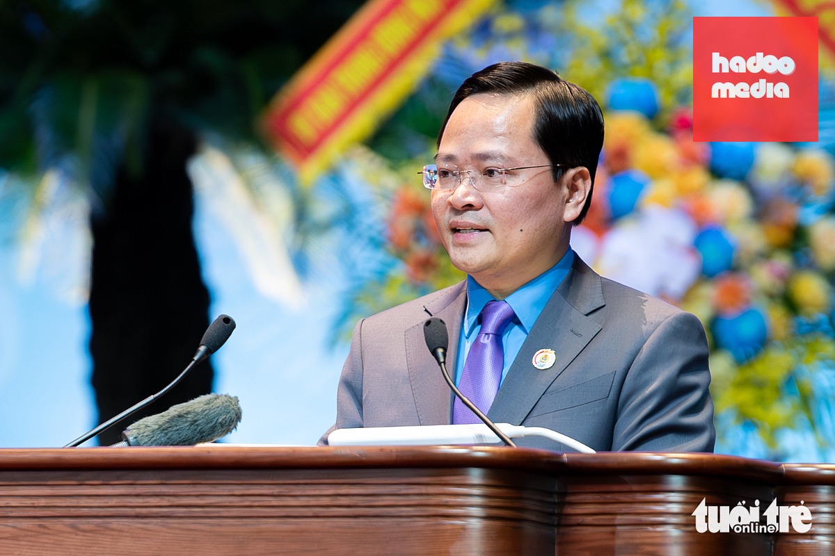 Chủ tịch Tổng liên đoàn Lao động Việt Nam Nguyễn Anh Tuấn phát biểu khai mạc - Ảnh: NAM TRẦN