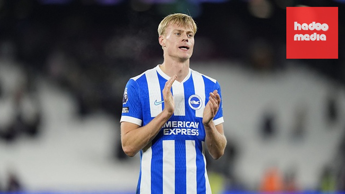 Tottenham muốn trung vệ chuyền bóng tốt như Jan Paul van Hecke.