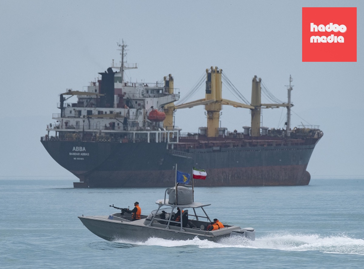 Xuồng cao tốc Vệ binh Cách mạng Hồi giáo Iran di chuyển trên vịnh Ba Tư tháng 4/2024. Ảnh: AFP