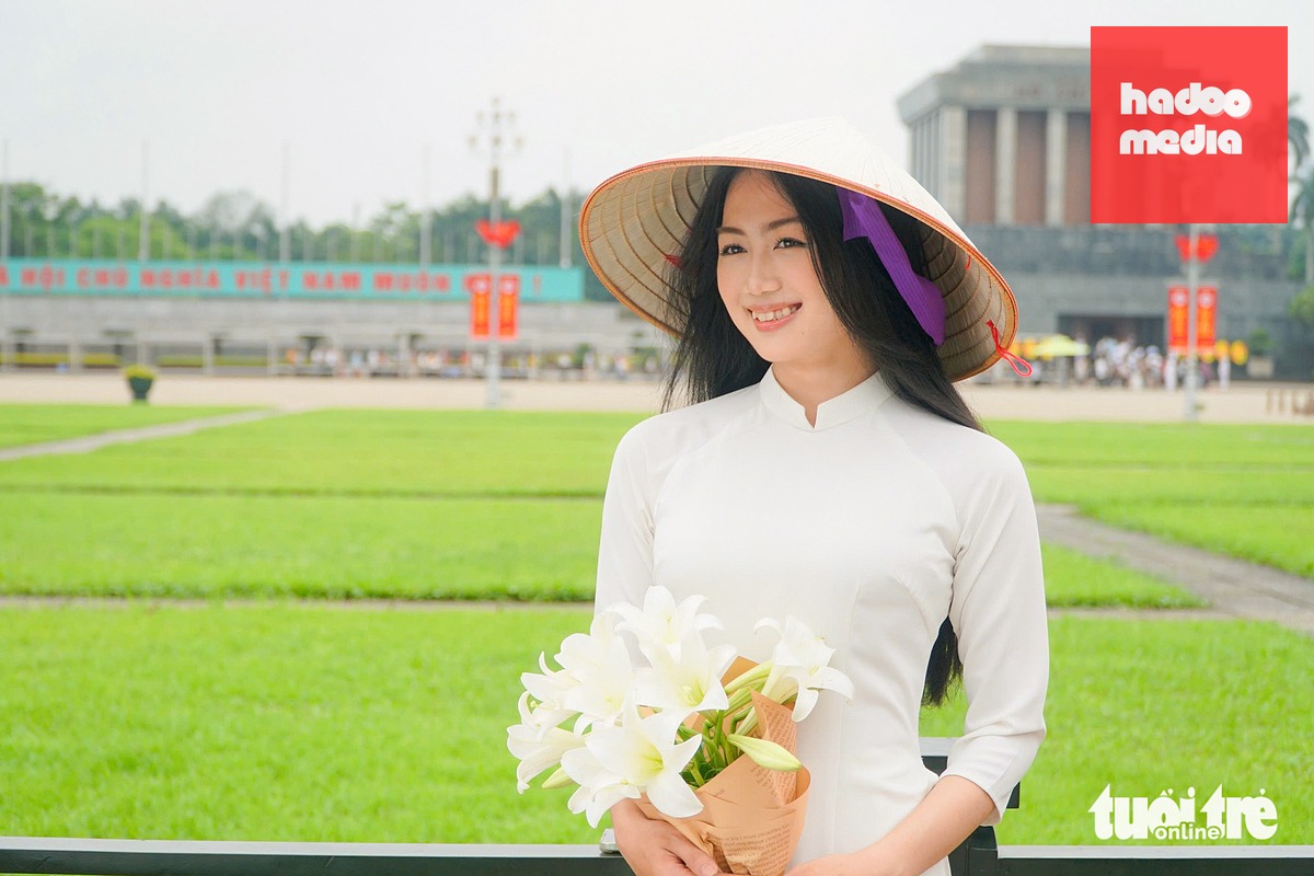 Nghỉ lễ là dịp nhiều bạn trẻ cùng người thân, bạn bè đi du lịch, chụp ảnh lưu giữ kỷ niệm thanh xuân - Ảnh: NGUYỄN HIỀN