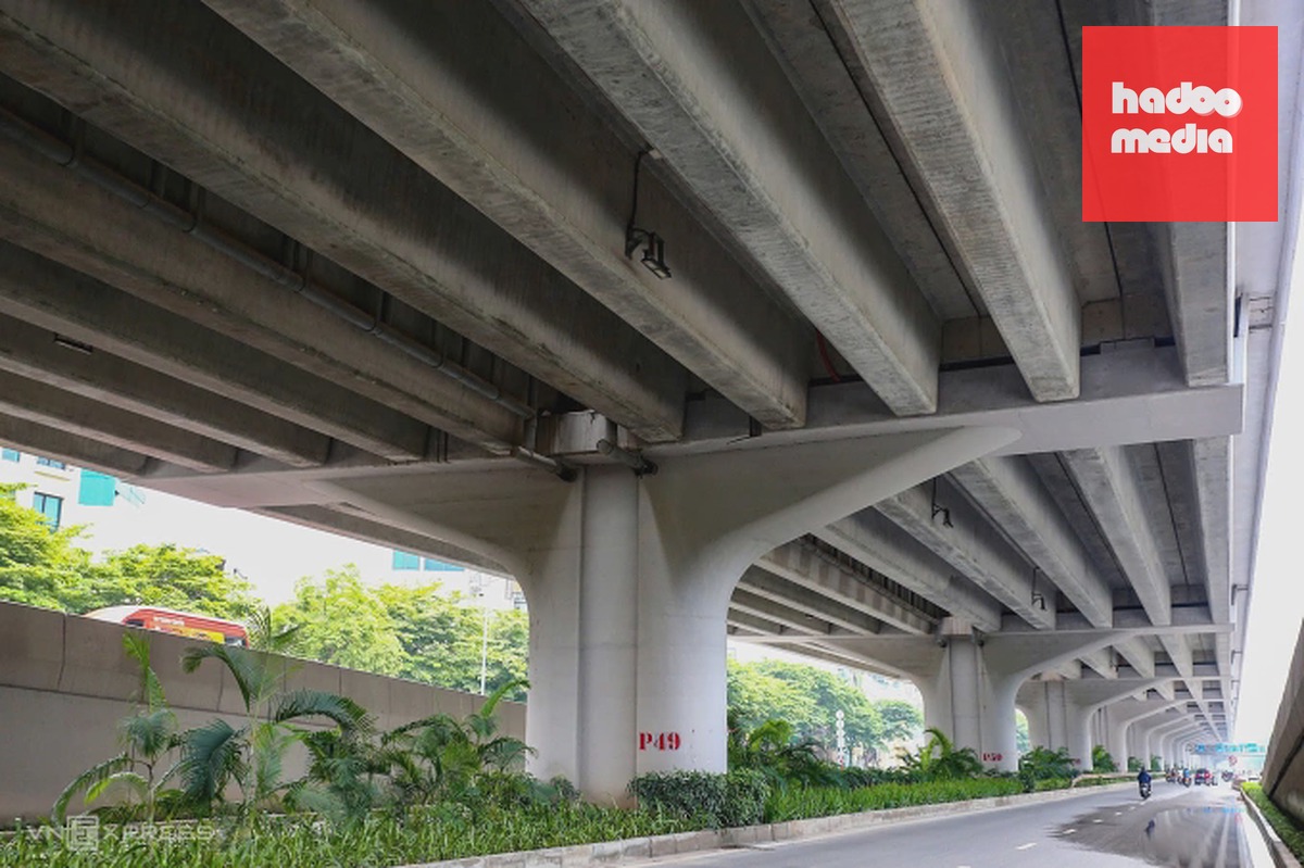 Trụ P49 thuộc số 4 trụ xuất hiện tình trạng gối cầu xê dịch. Ảnh: Việt An