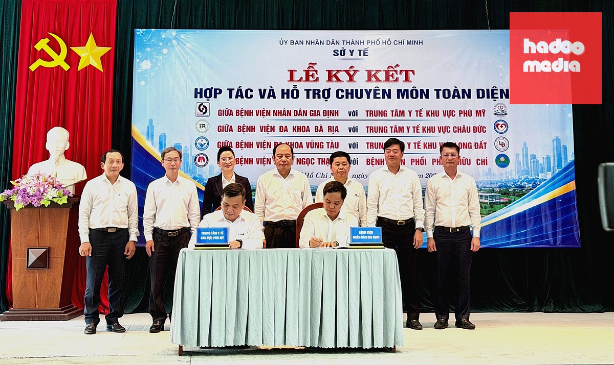 Sở Y tế TP.HCM tổ chức lễ ký kết giữa Bệnh viện Nhân dân Gia Định với Trung tâm Y tế khu vực Phú Mỹ - Ảnh: P.T.