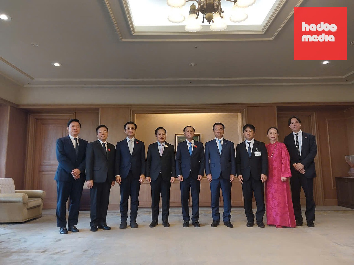 Đoàn công tác HĐND TP.HCM gặp và làm việc cùng Chủ tịch Liên minh nghị sĩ Hội đồng tỉnh Yamaguchi Yoshida Mitsuhiro - Ảnh: Đoàn công tác cung cấp