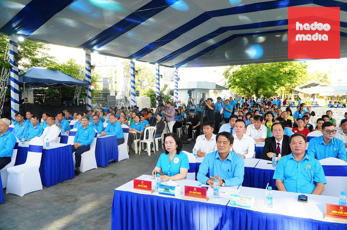 Lễ phát động phong trào "Lao động giỏi, năng suất cao, thu nhập tốt" tại điểm cầu TP.HCM - Ảnh: CDVN