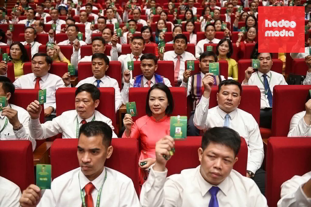 Đại hội biểu quyết thông qua chương trình làm việc và quy chế làm việc của Đại hội IX Hội Nông dân Việt Nam - Ảnh: NAM TRẦN