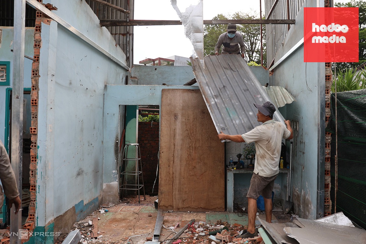 Dỡ nhà để mở rộng đường dẫn vào cao tốc TP HCM - Long Thành