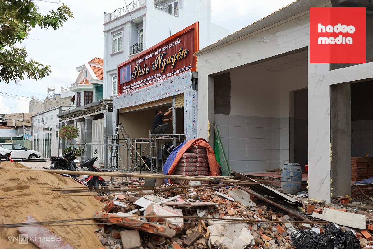 Dỡ nhà để mở rộng đường dẫn vào cao tốc TP HCM - Long Thành