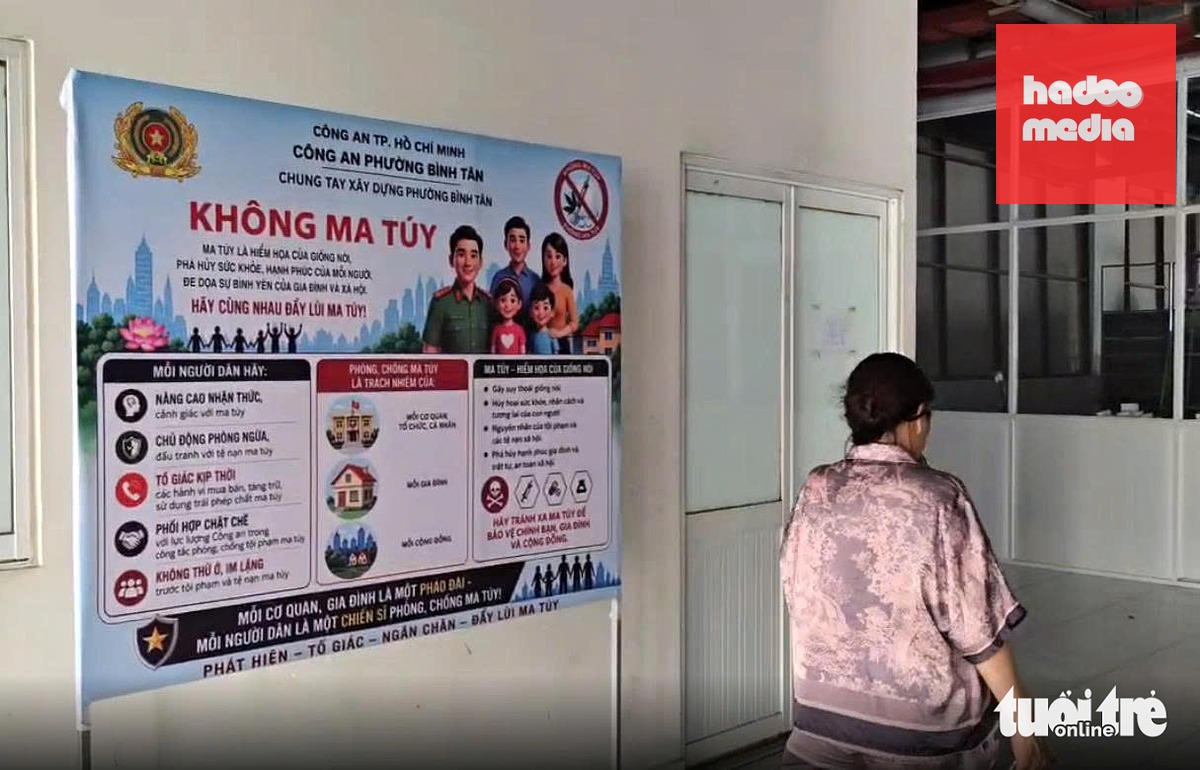Chung cư có các bảng tuyên truyền người dân không sử dụng ma túy, tuân thủ quy định pháp luật