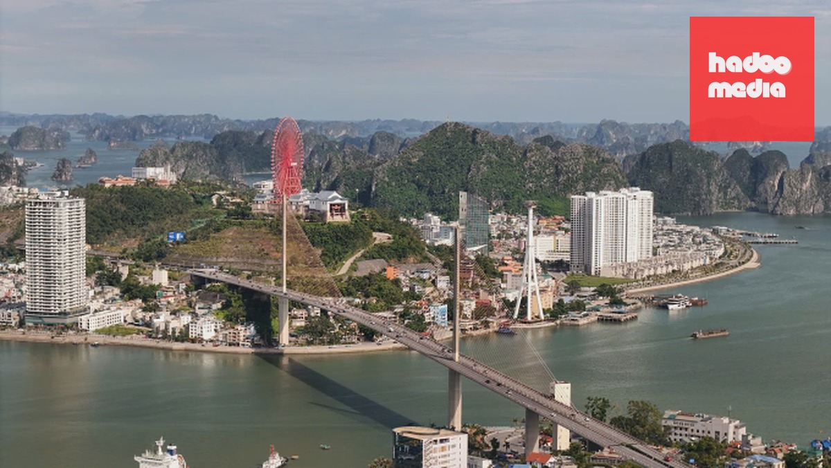 Cầu Bãi Cháy nằm ở trung tâm tỉnh Quảng Ninh. Ảnh: Lê Tân