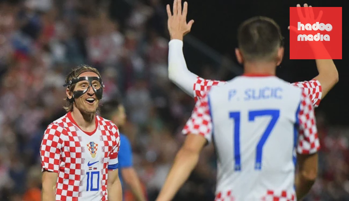 Modric ghi bàn cho Croatia.