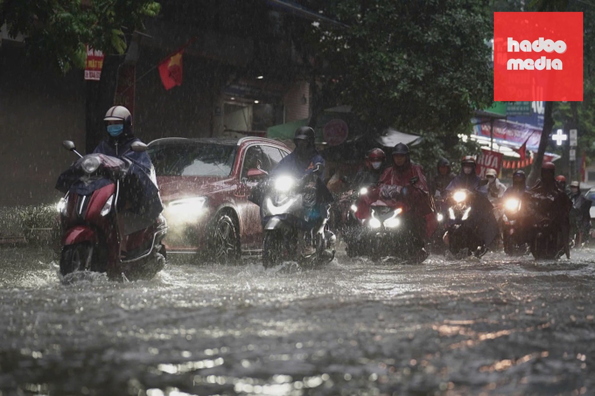 Mưa ngập trên đường Chiến Thắng, Hà Nội năm 2025. Ảnh: Hoàng Giang