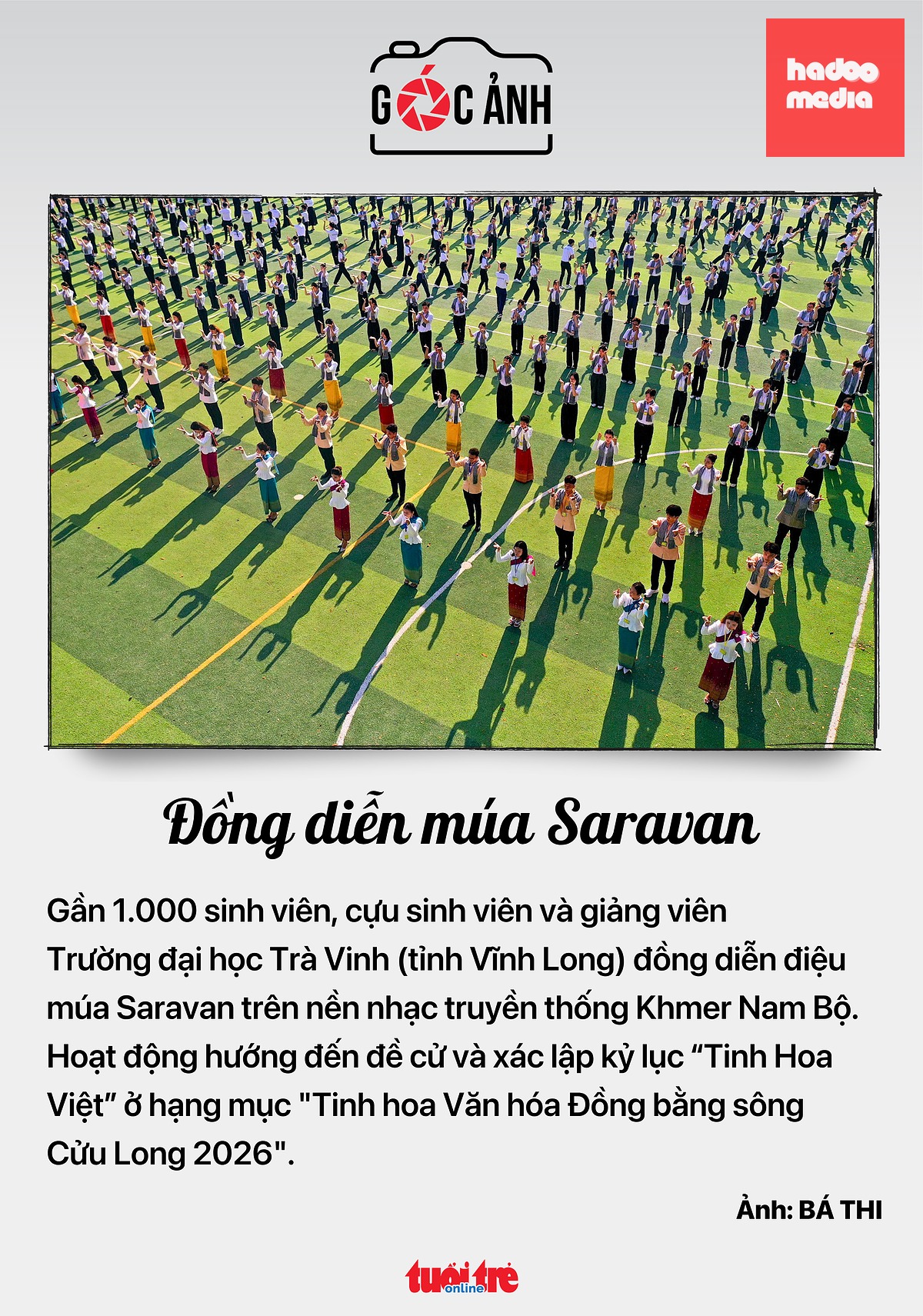 Đồng diễn múa Saravan - Ảnh: BÁ THI