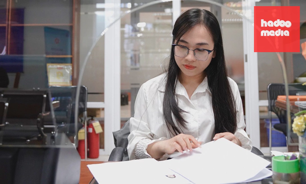 Công chức làm việc tại bộ phận một cửa, Trung tâm Hành chính TP Đà Nẵng, tháng 3/2025. Ảnh: Nguyễn Đông