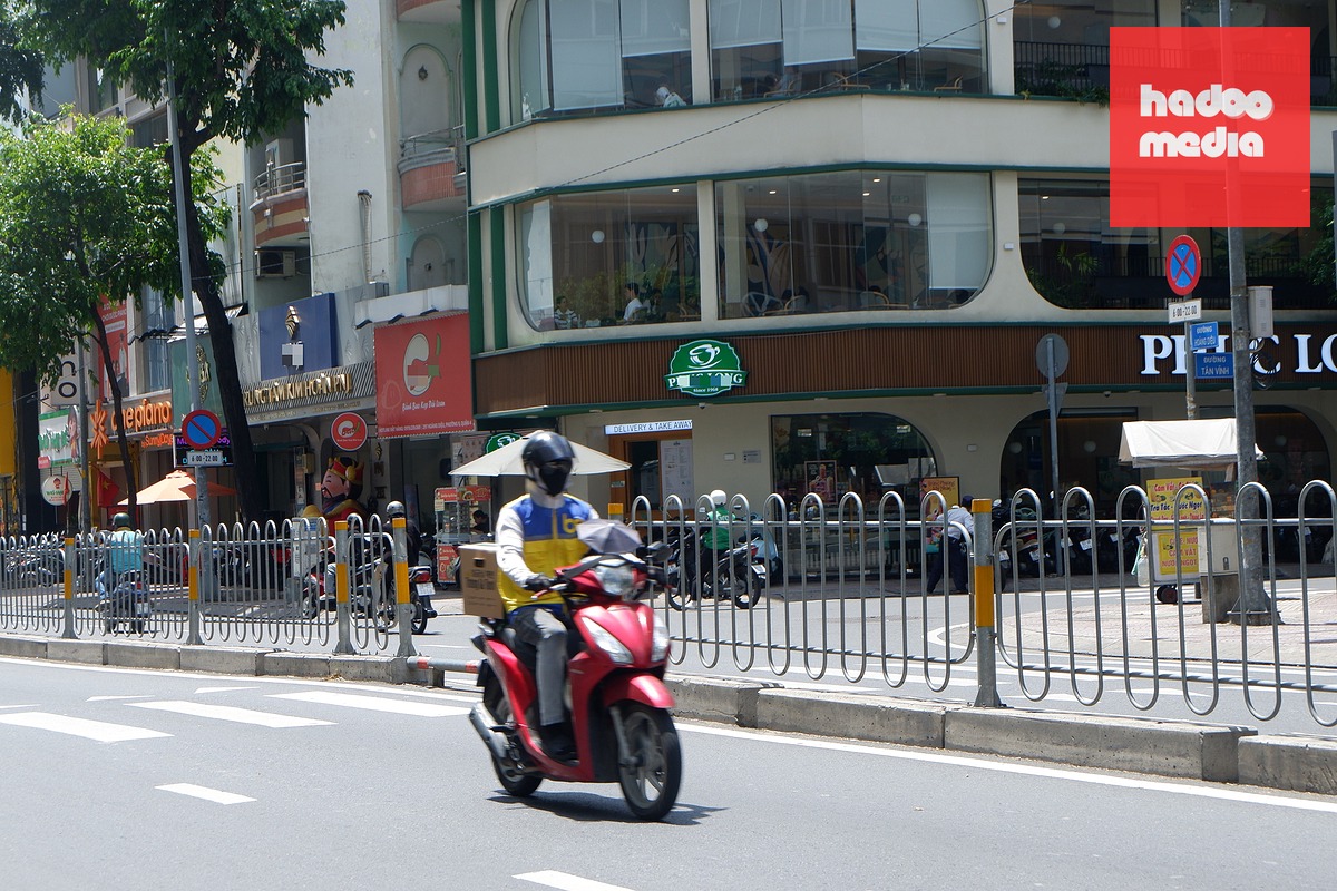 Lao động tự do làm việc ngoài trời phải đối mặt với tác động của biến đổi khí hậu rõ rệt - Ảnh: K.ANH