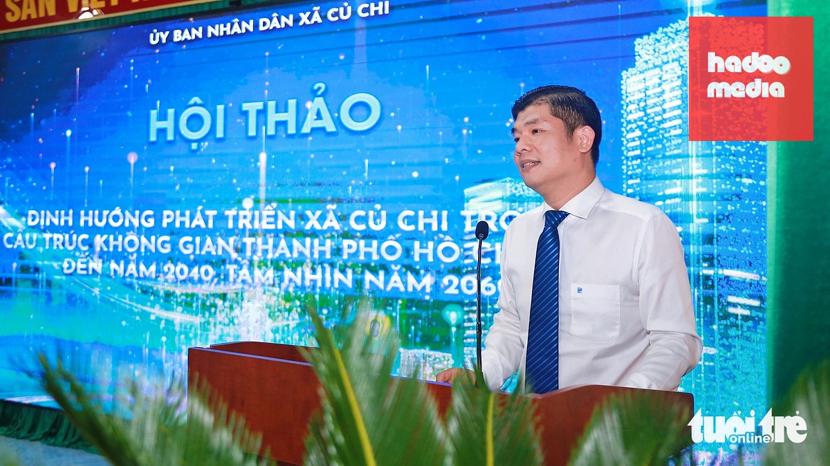 Ông Phạm Kiều Hưng - Phó bí thư Đảng ủy, Chủ tịch UBND xã Củ Chi - phát biểu - Ảnh: NGỌC KHẢI