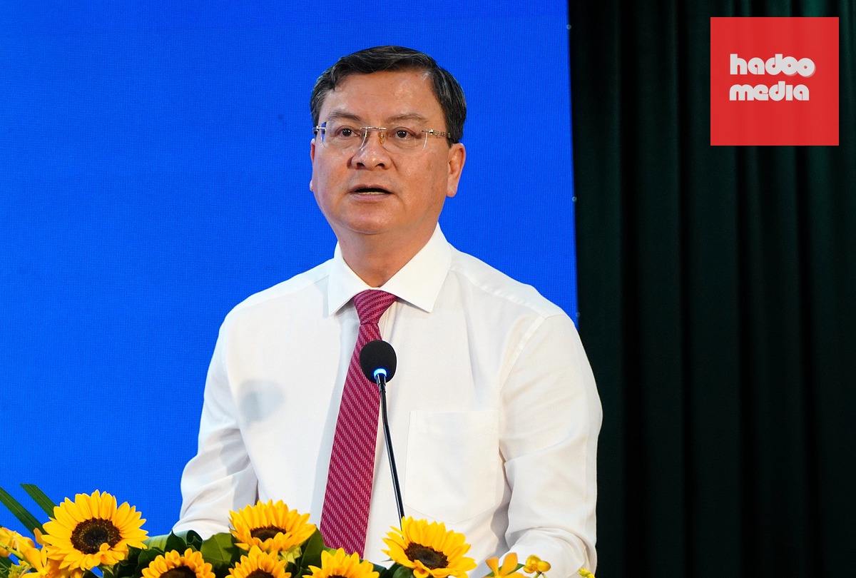 Phó chủ tịch UBND TP.HCM Nguyễn Công Vinh phát biểu tại hội nghị - Ảnh: ÁI NHÂN