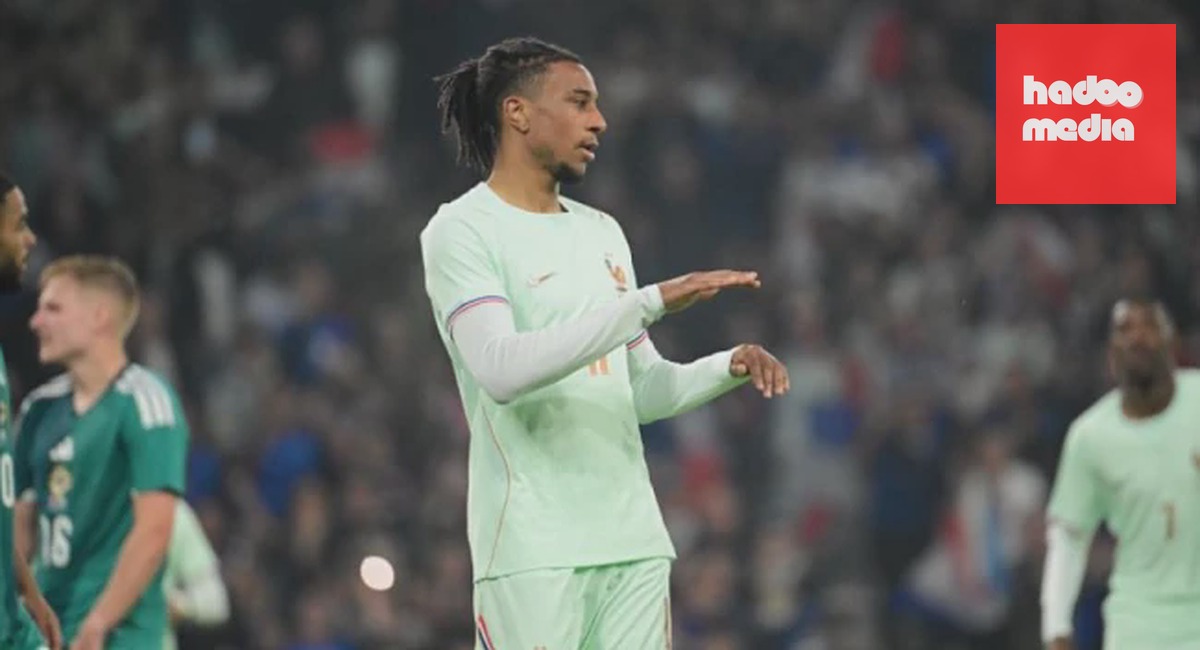 Olise lập hattrick bàn thắng.