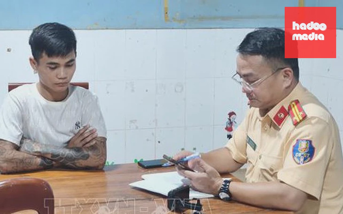 Quay clip bốc đầu xe, thả hai tay, lái xe bằng chân đăng mạng xã hội, 2 thiếu niên bị xử lý - Ảnh 2.