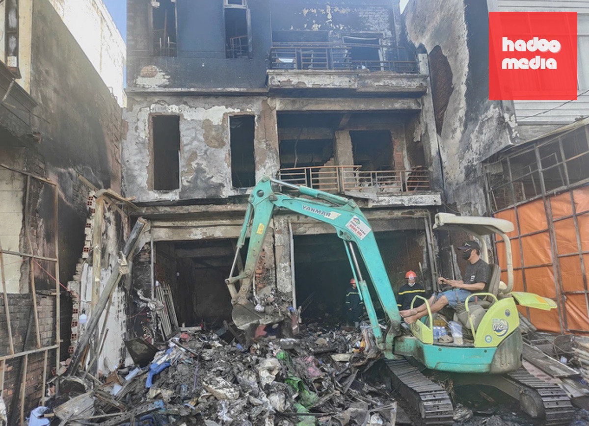 Hiện trường cửa hàng bị cháy, ngày 10/6. Ảnh: Nguyễn Nhân