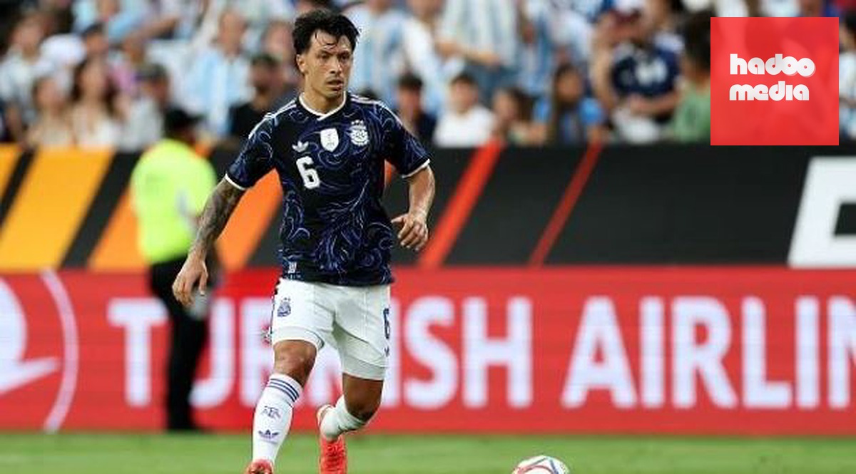 Lisandro Martinez phát triển bóng rất tốt ở vị trí trung vệ.